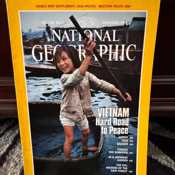 National Geographic Complete 1989 Issues with Maps - Picture 12 of 13
